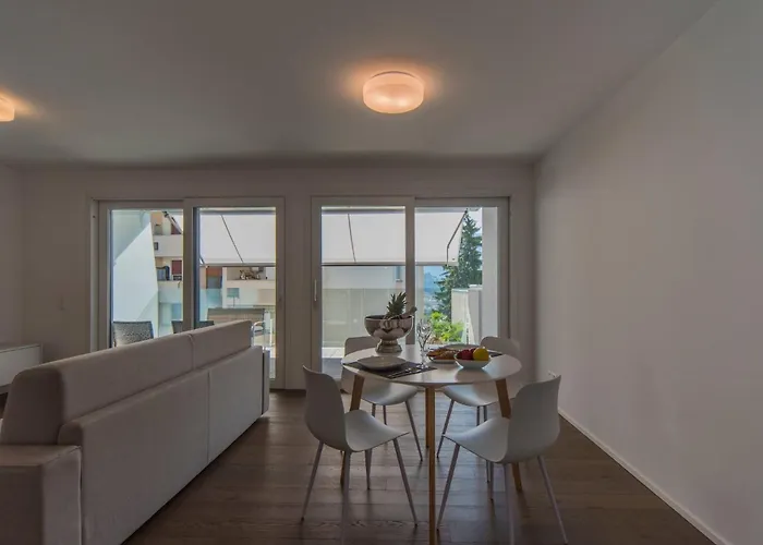 Brand New City11 Apartamento *